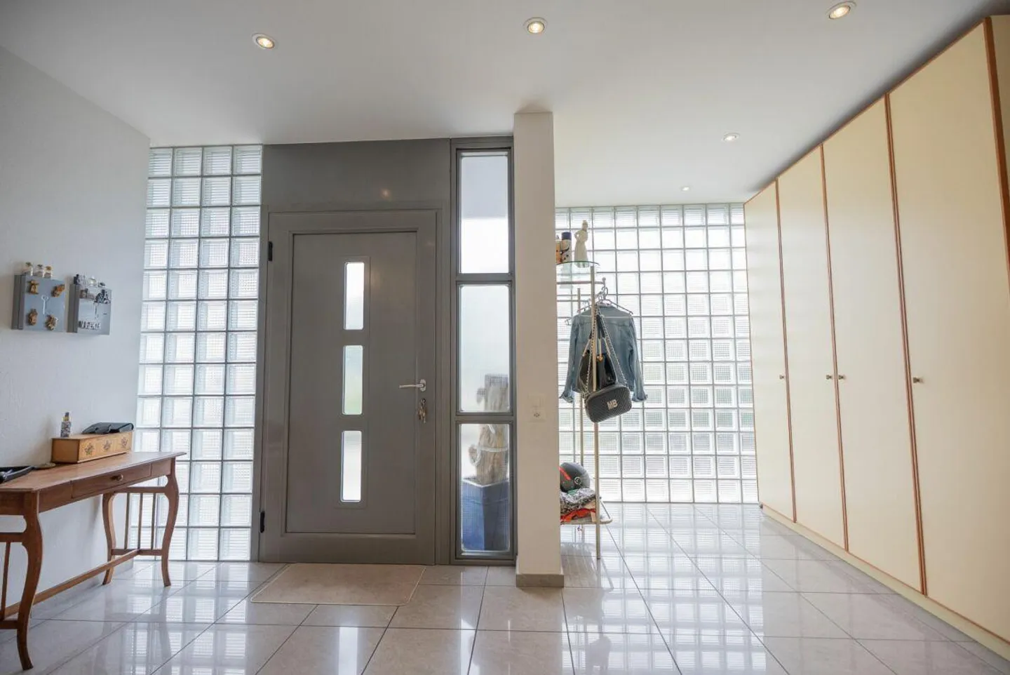 We are selling a beautiful villa in Monte Carasso - Photo 5 of 17