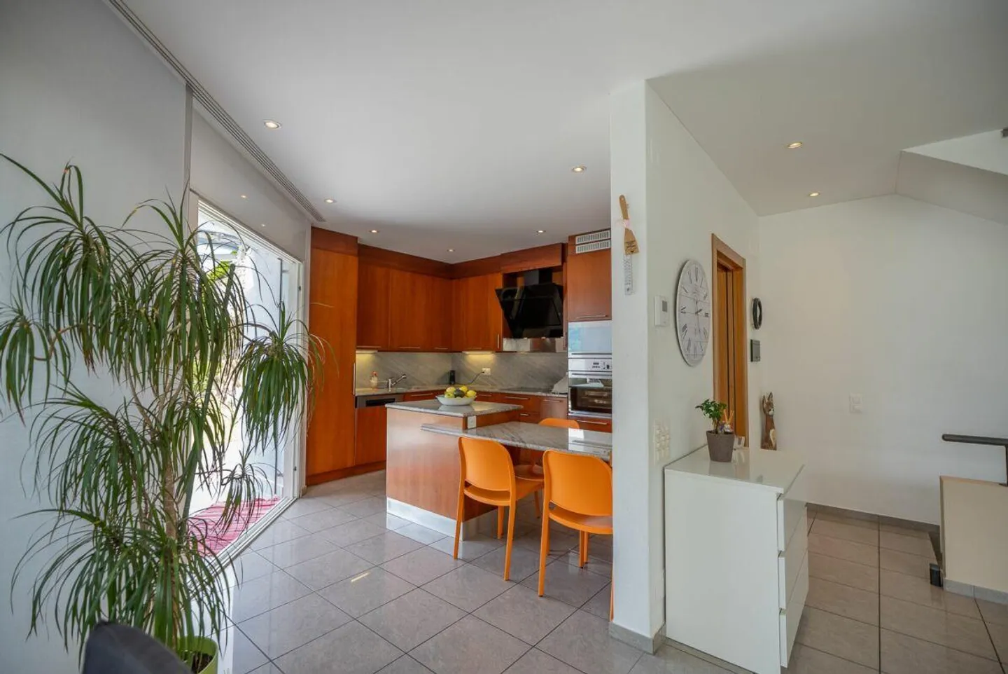 We are selling a beautiful villa in Monte Carasso - Photo 8 of 17