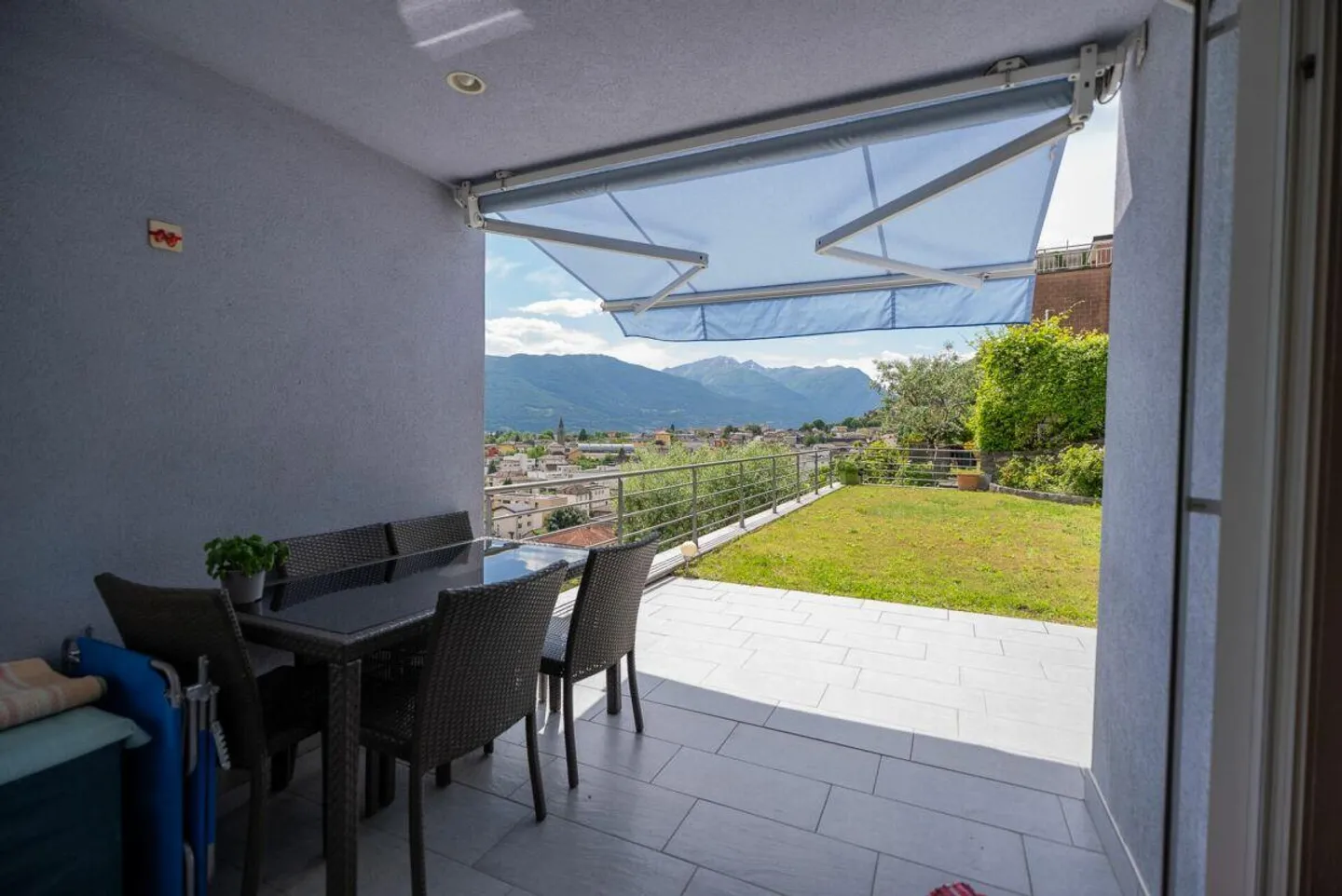 We are selling a beautiful villa in Monte Carasso - Photo 10 of 17