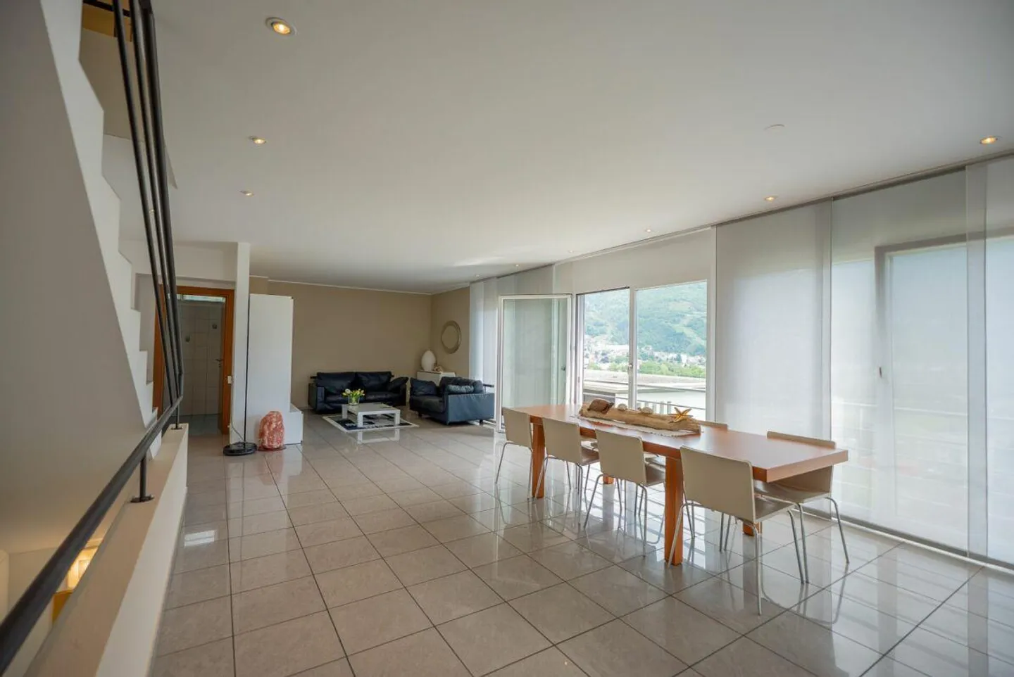 We are selling a beautiful villa in Monte Carasso - Photo 12 of 17