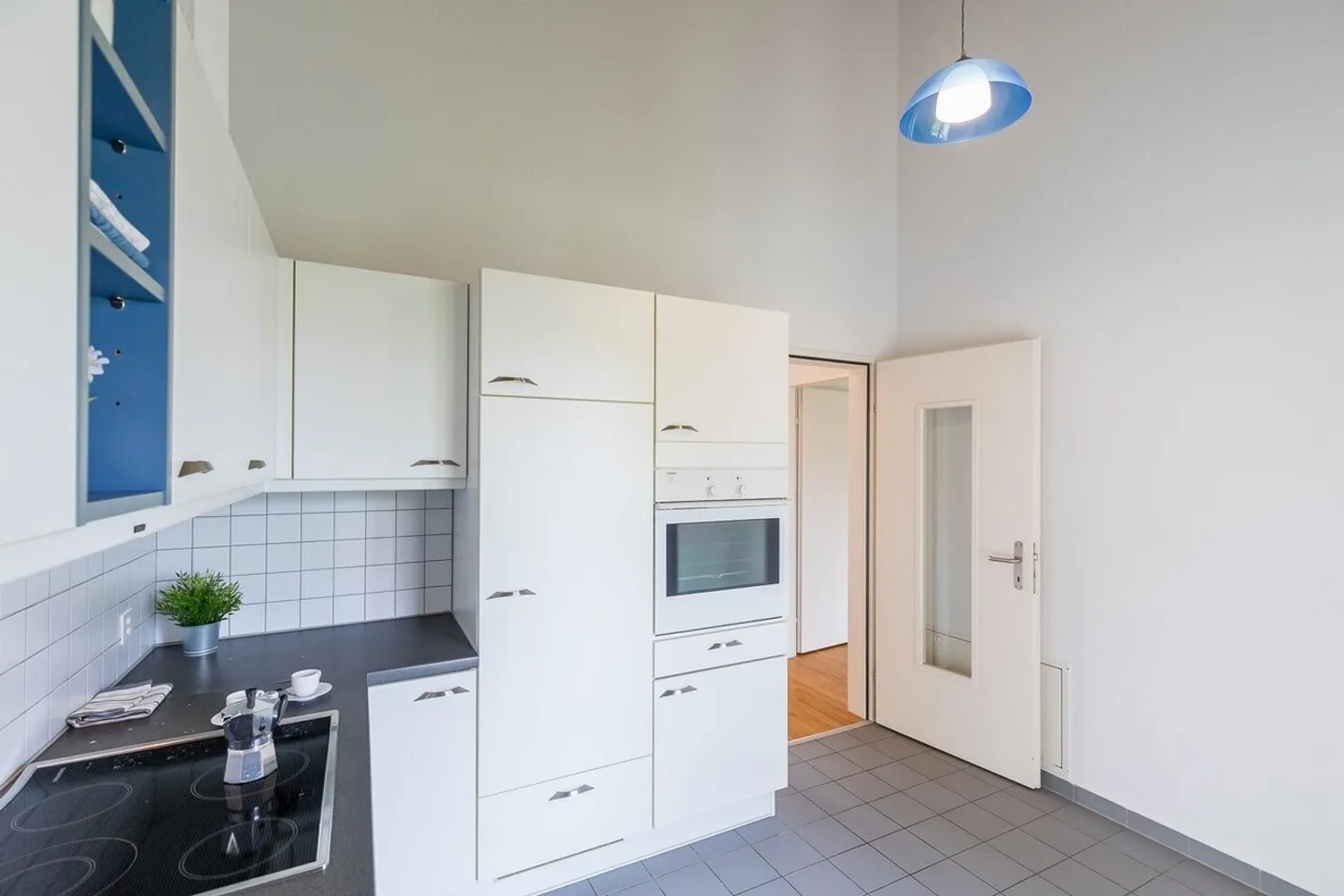 Ampio appartamento di 4,5 stanze all'ultimo piano - Foto 2 di 9