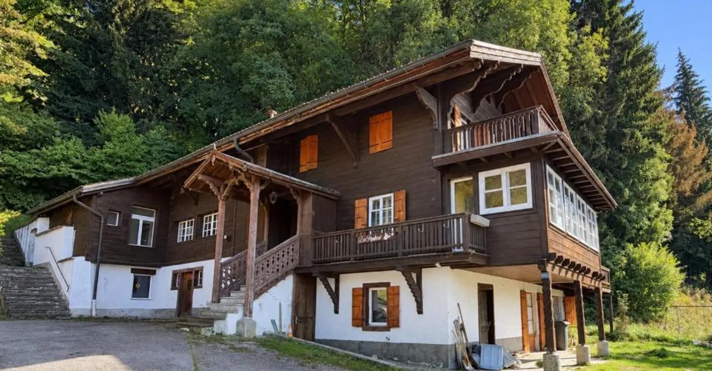Grande chalet di carattere da ristrutturare a Villars-sur-Ollon, vista magnifica - Foto 4 di 13