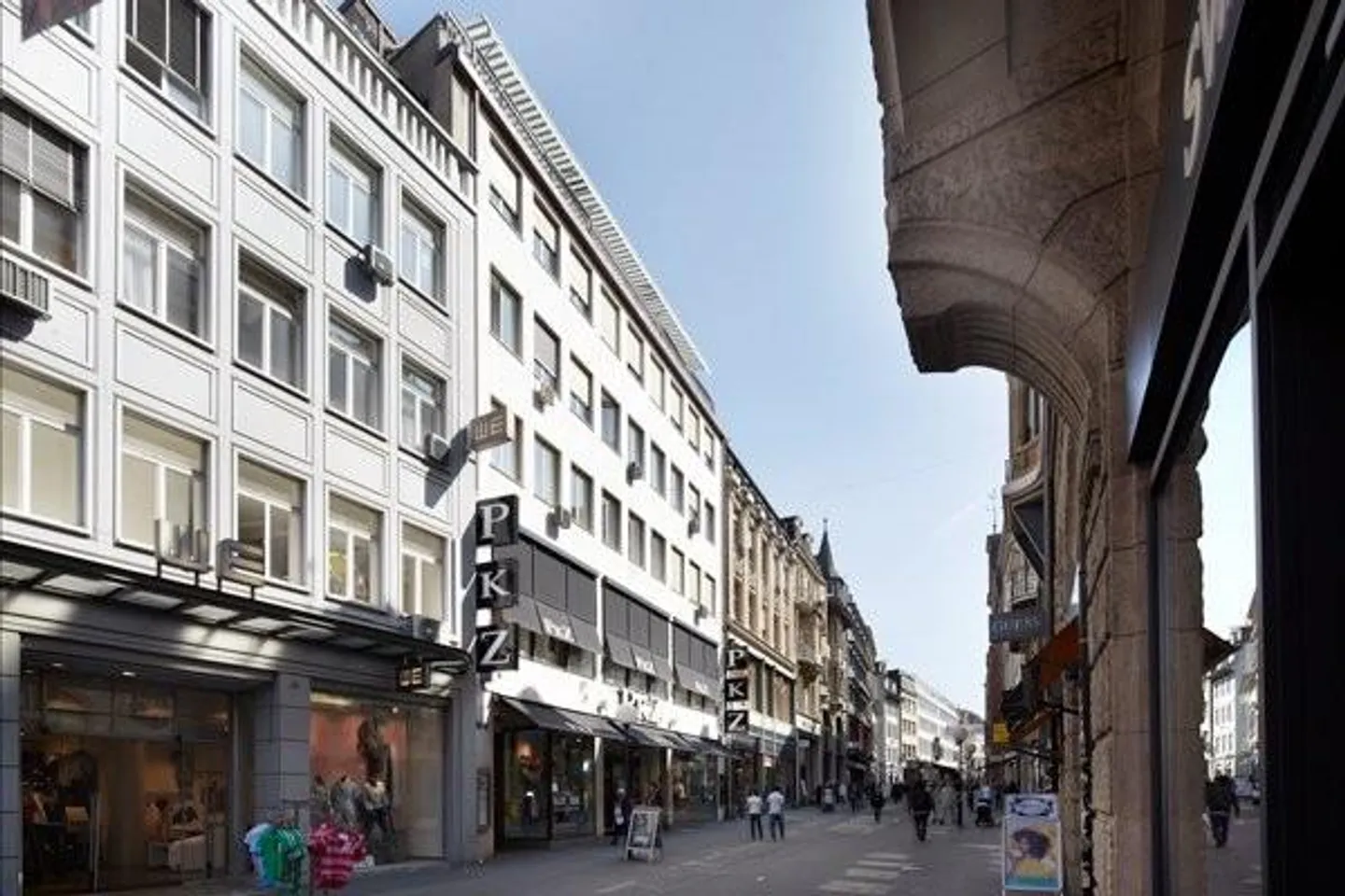 Bureau ou espaces commerciaux près du marché - Photo 1 sur 1