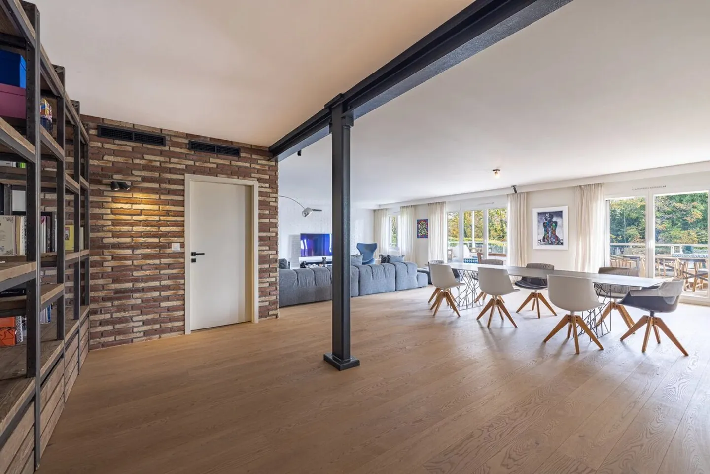 Elegance and Serenity in Cologny - Exceptional Apartment with Terraces - Photo 5 of 11