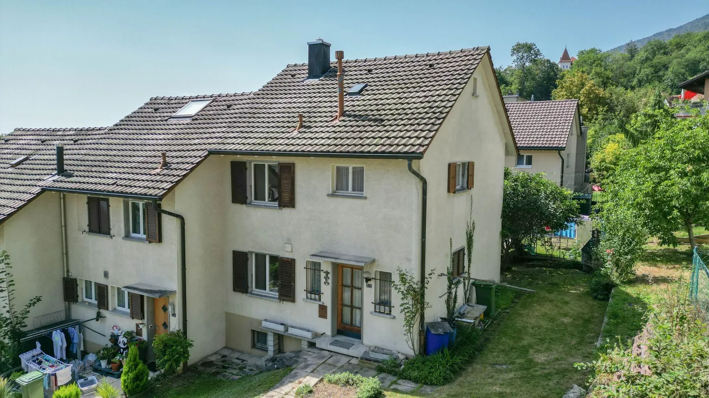 Affascinante casa a schiera con giardino e molto potenziale - Foto 18 di 19