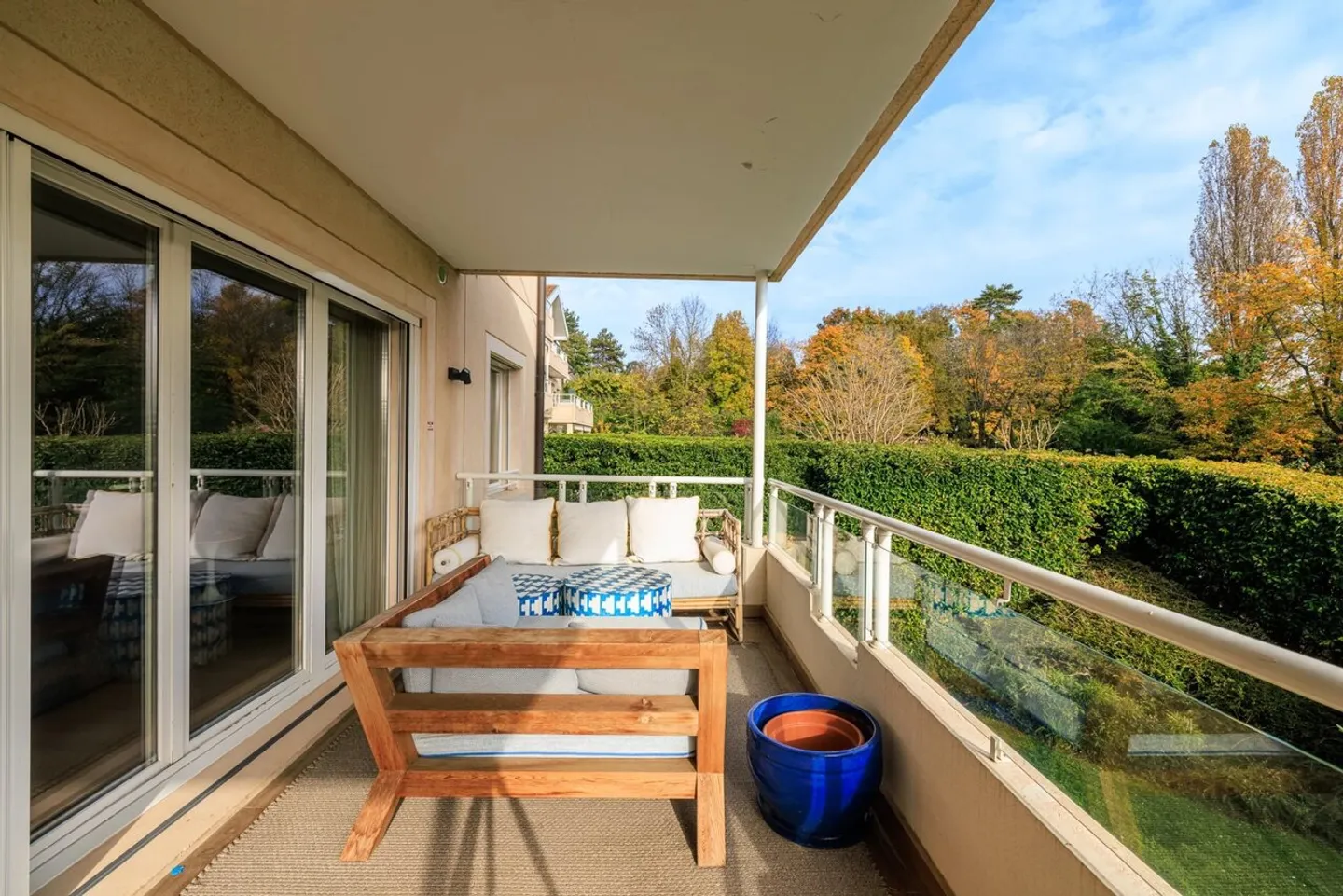 Elegance and Serenity in Cologny - Exceptional Apartment with Terraces - Photo 4 of 11