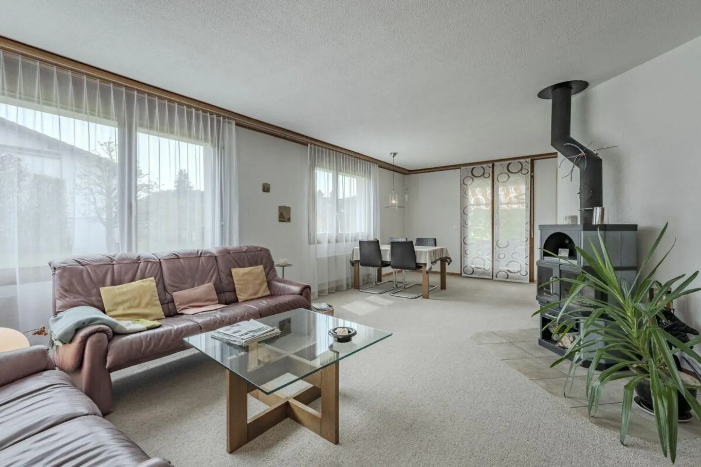 Detached single-family house with spacious garden and perfect sunlight - Photo 2 of 11