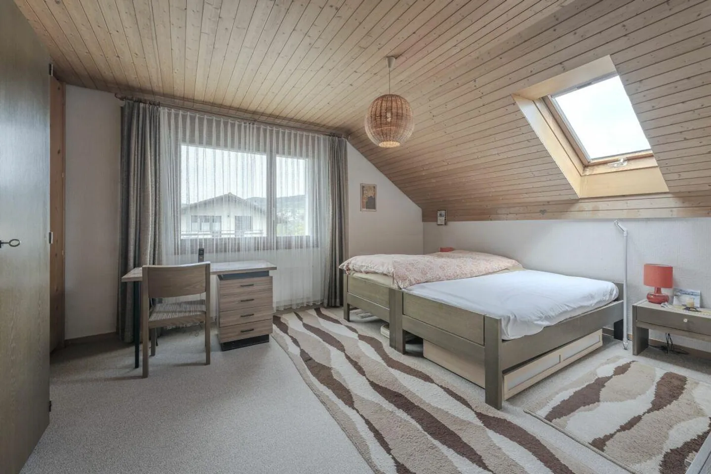 Detached single-family house with spacious garden and perfect sunlight - Photo 3 of 11