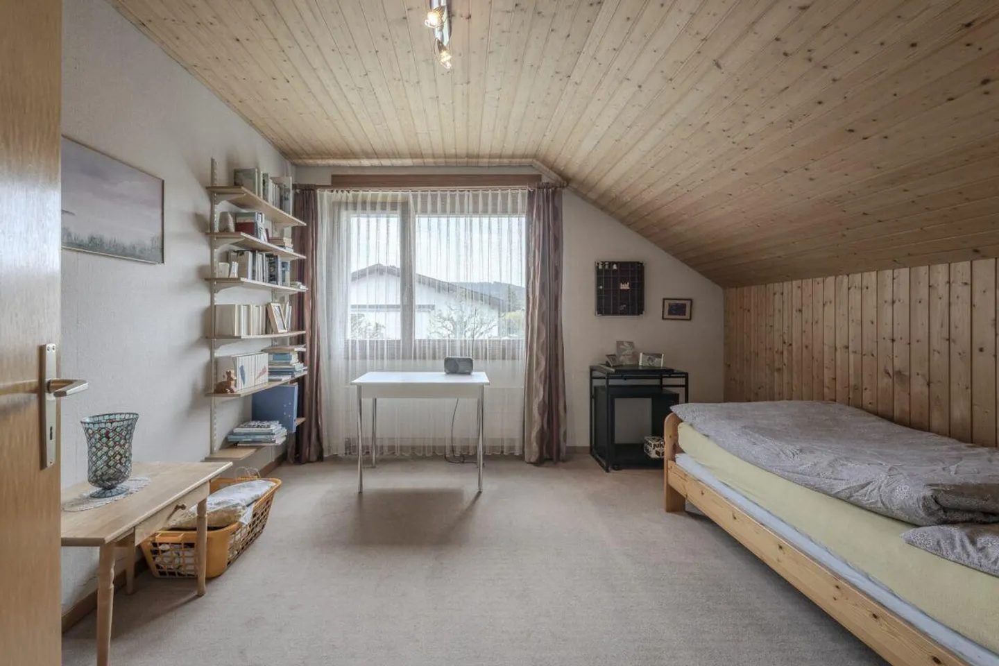 Detached single-family house with spacious garden and perfect sunlight - Photo 5 of 11