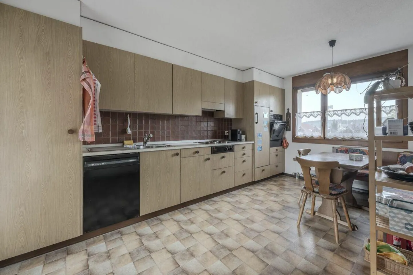 Detached single-family house with spacious garden and perfect sunlight - Photo 6 of 11