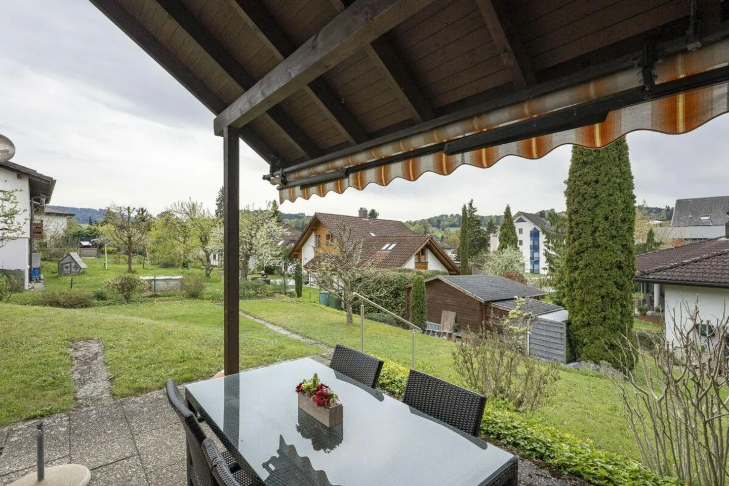 Detached single-family house with spacious garden and perfect sunlight - Photo 10 of 11