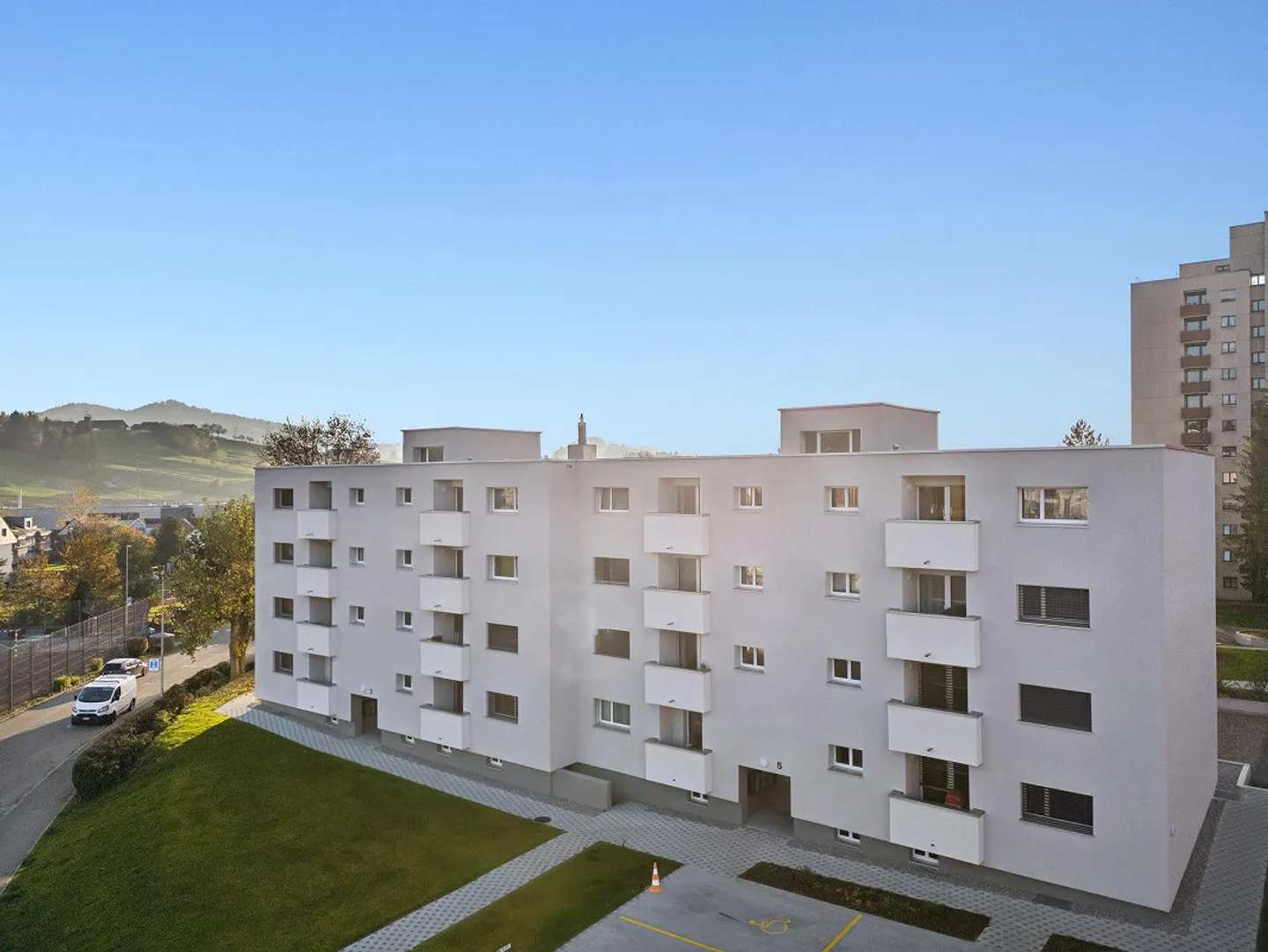 Appartamento moderno di 3,5 locali dopo ristrutturazione totale - Foto 1 di 11