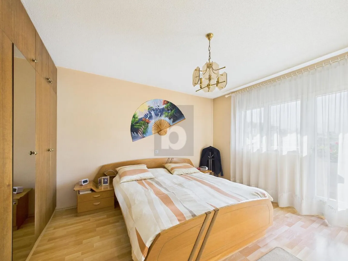 SPACIOUS AND BRIGHT WITH A MAGNIFICENT VIEW - Photo 3 of 6