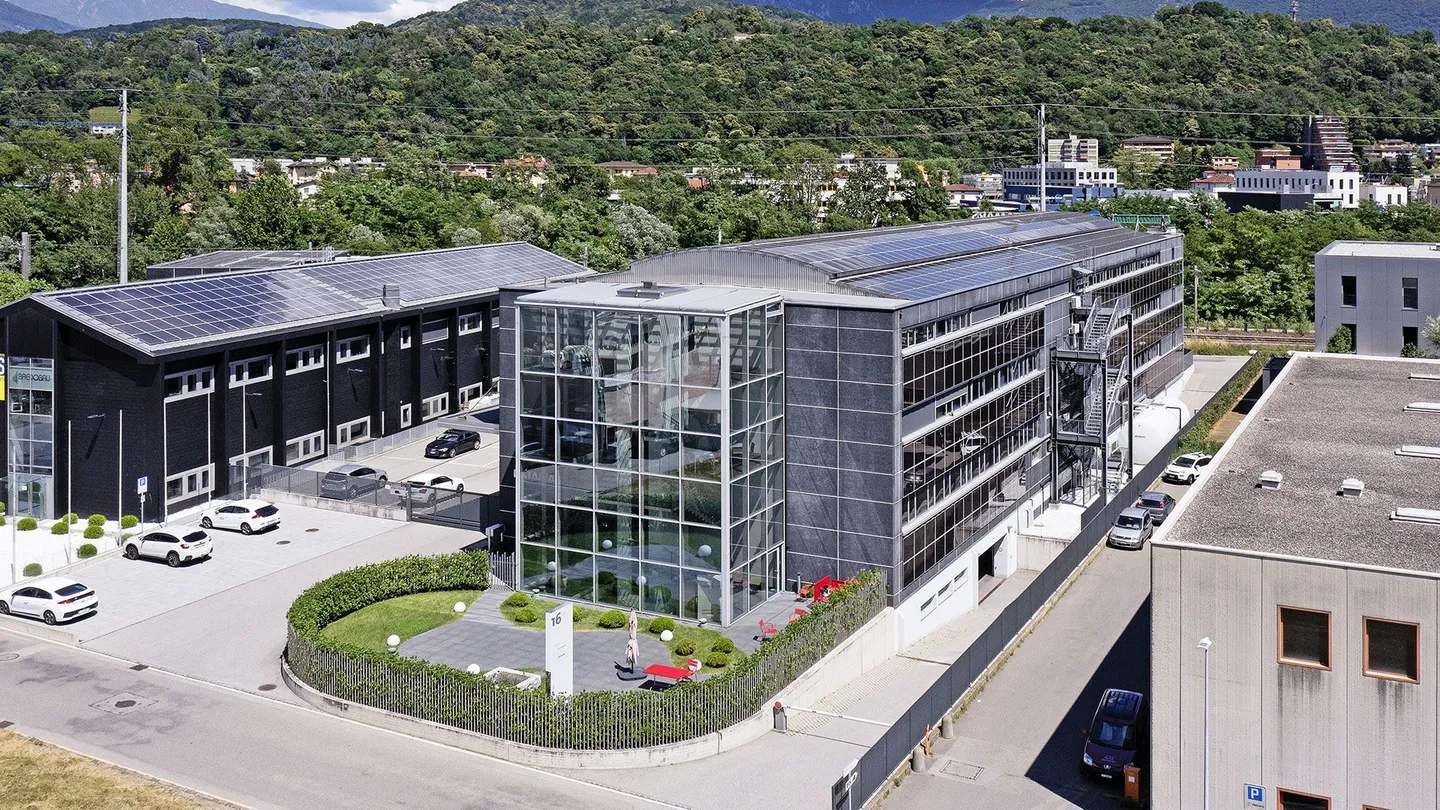 Gewerbegebäude / Geschäftshaus - Foto 1 von 5
