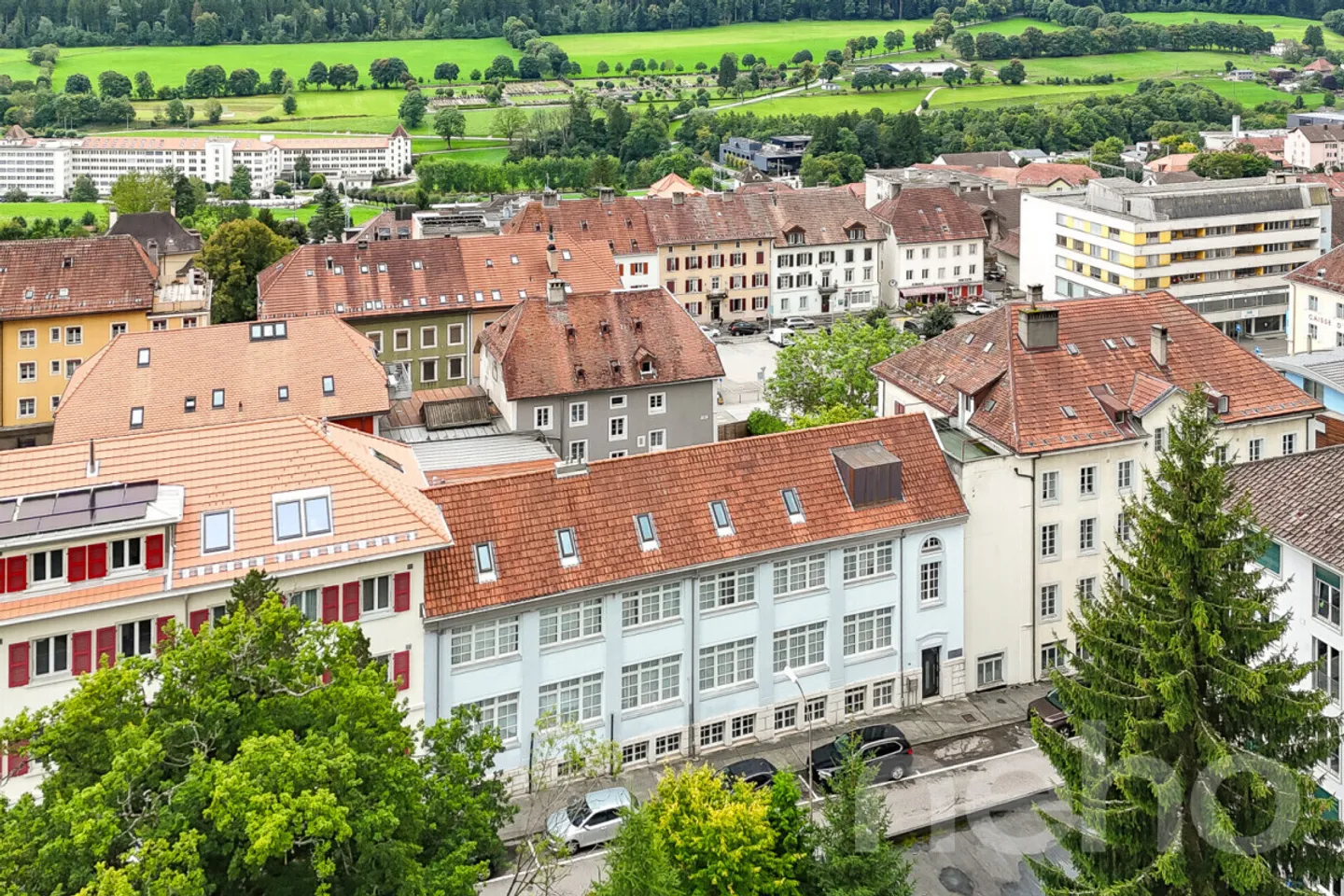 Helles Gebäude mit hohem Entwicklungspotenzial und Rendite - Foto 1 von 12