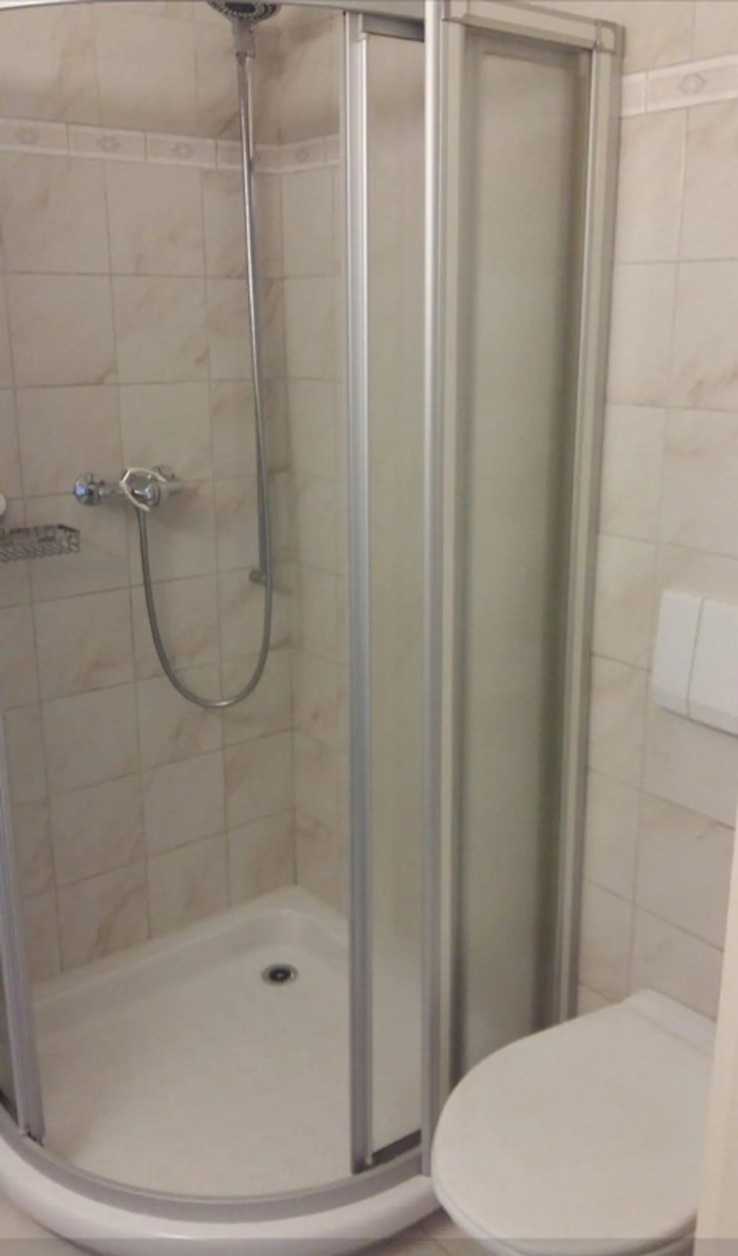 Tenant for 4.5 Rooms Wanted - Photo 16 of 17