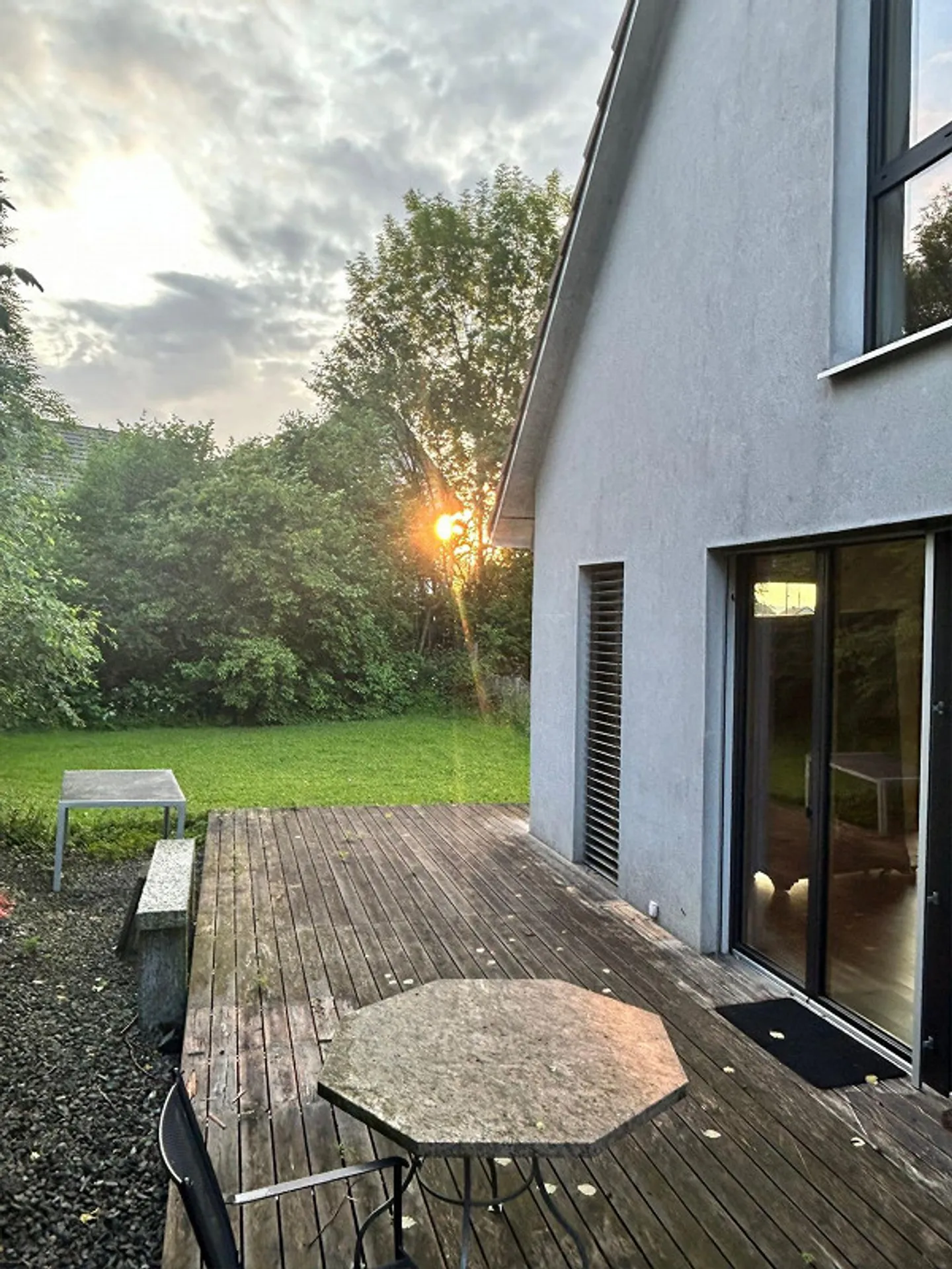 Charmante maison individuelle de 3,5 pièces avec grand jardin - Photo 5 sur 21