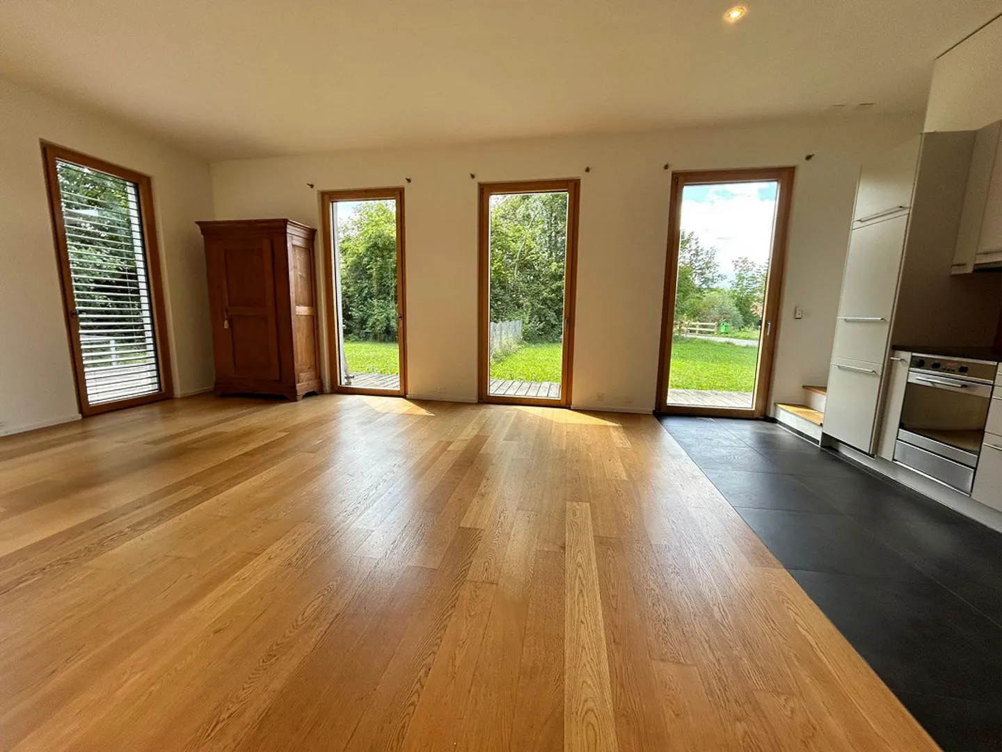 Charmante maison individuelle de 3,5 pièces avec grand jardin - Photo 9 sur 21