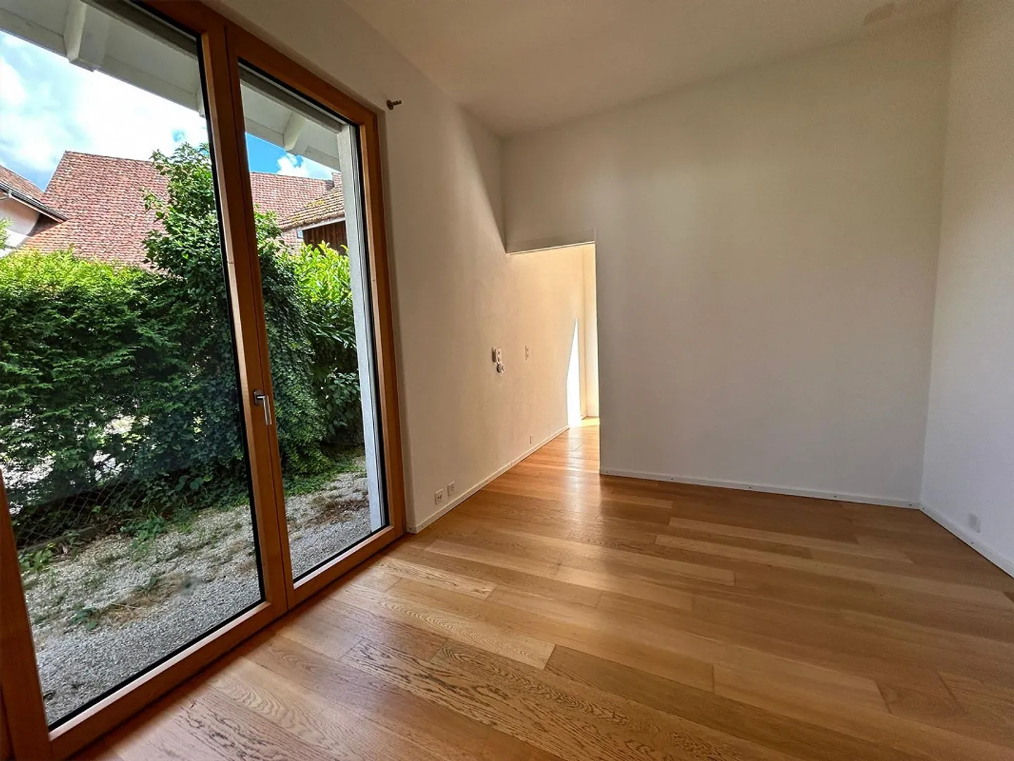 Charmante maison individuelle de 3,5 pièces avec grand jardin - Photo 14 sur 21