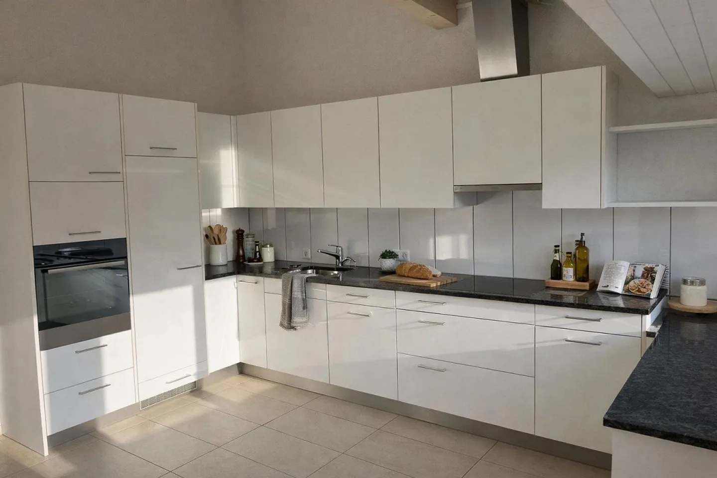 Dachwohnung mit Ladestation in Ettingen, zentral gelegen - Foto 2 von 7