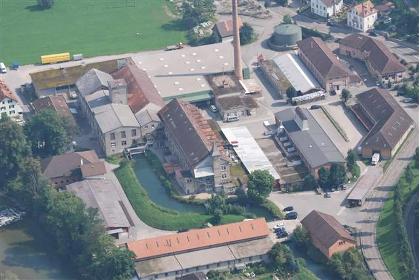 Officina, Magazzino e Spazio di Stoccaggio Esterno - Foto 7 di 8