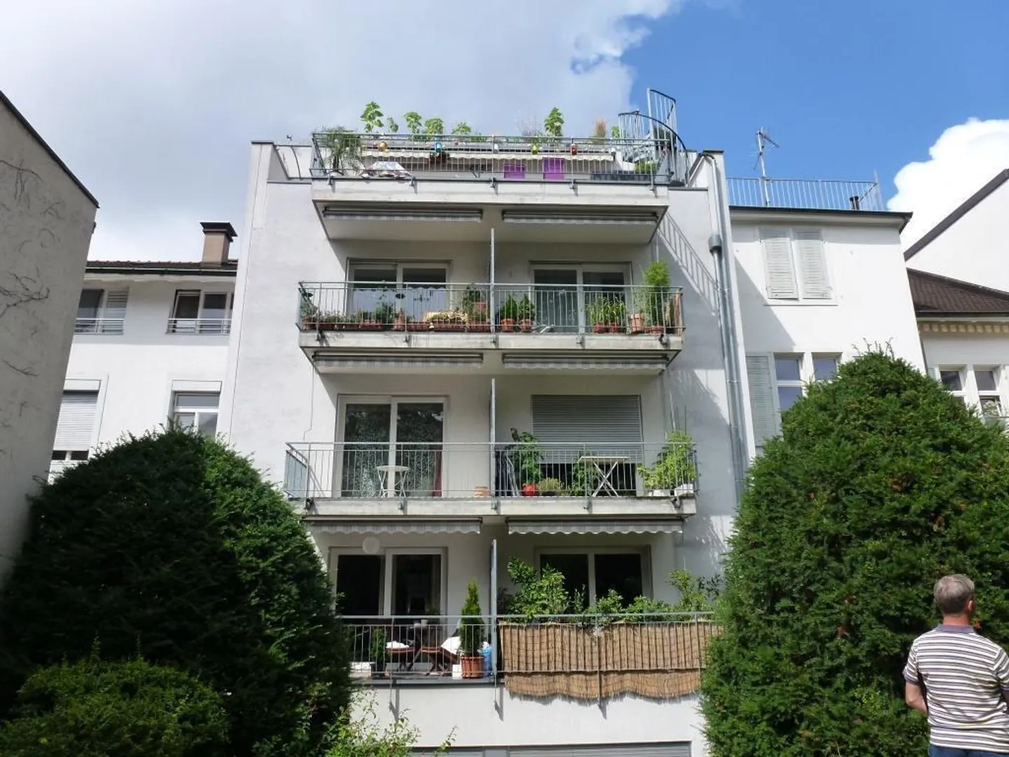 Living with Balcony in the Courtyard - Photo 8 of 8