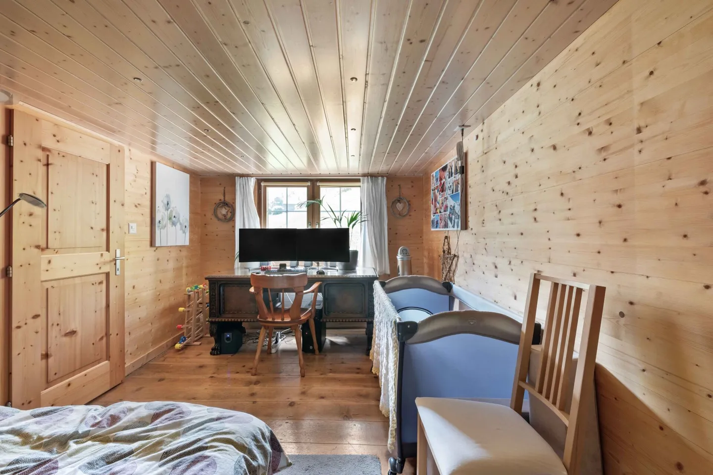 Grosses 8.5-Zimmer-Einfamilienhaus mit schönem Garten an sonniger Lage in Elm GL - Foto 10 von 25