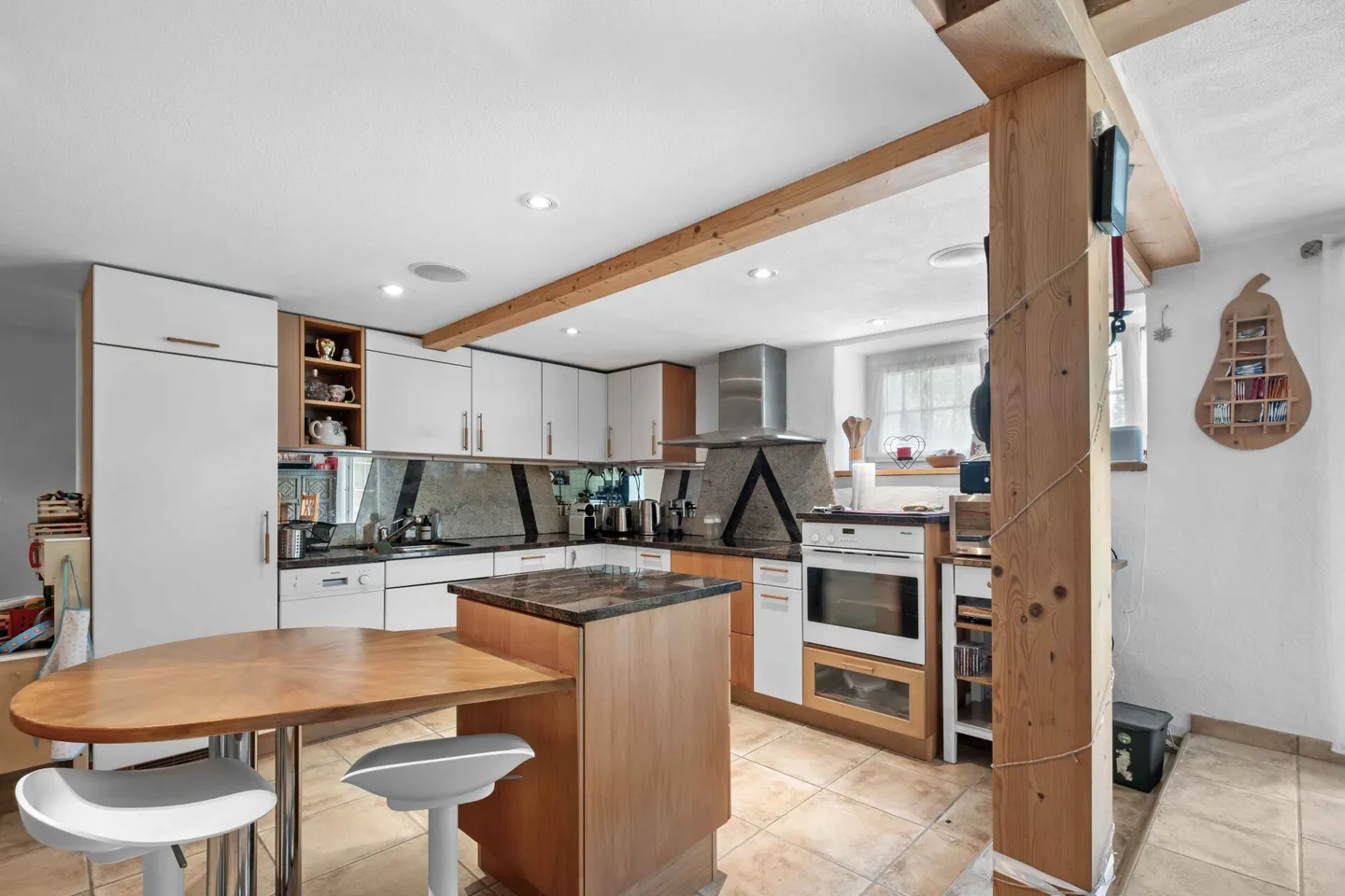Grosses 8.5-Zimmer-Einfamilienhaus mit schönem Garten an sonniger Lage in Elm GL - Foto 15 von 25
