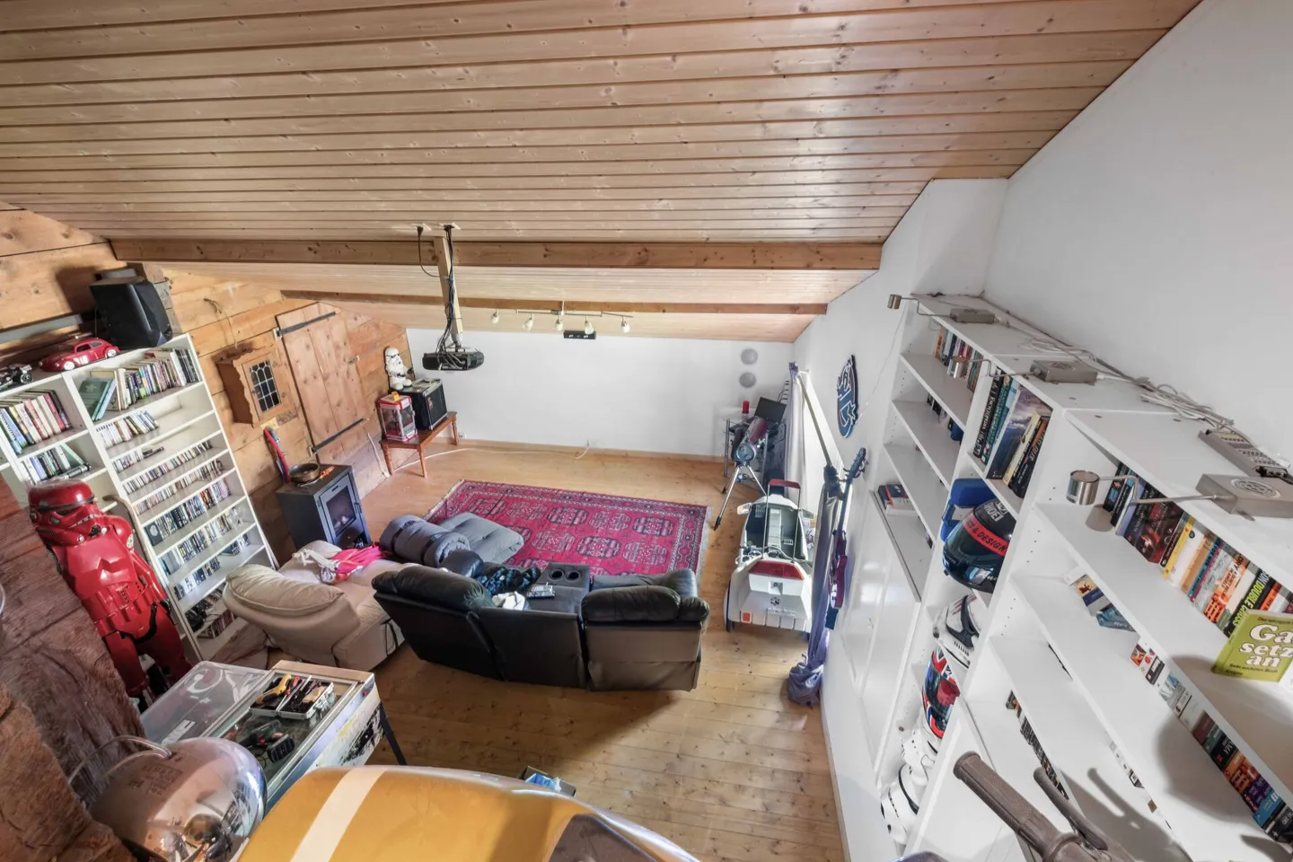 Grosses 8.5-Zimmer-Einfamilienhaus mit schönem Garten an sonniger Lage in Elm GL - Foto 12 von 25