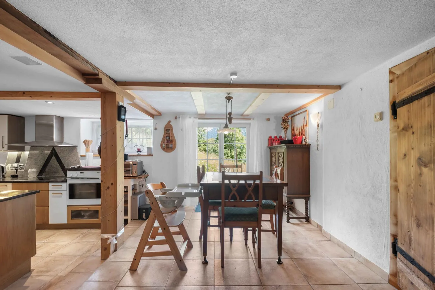 Grosses 8.5-Zimmer-Einfamilienhaus mit schönem Garten an sonniger Lage in Elm GL - Foto 17 von 25