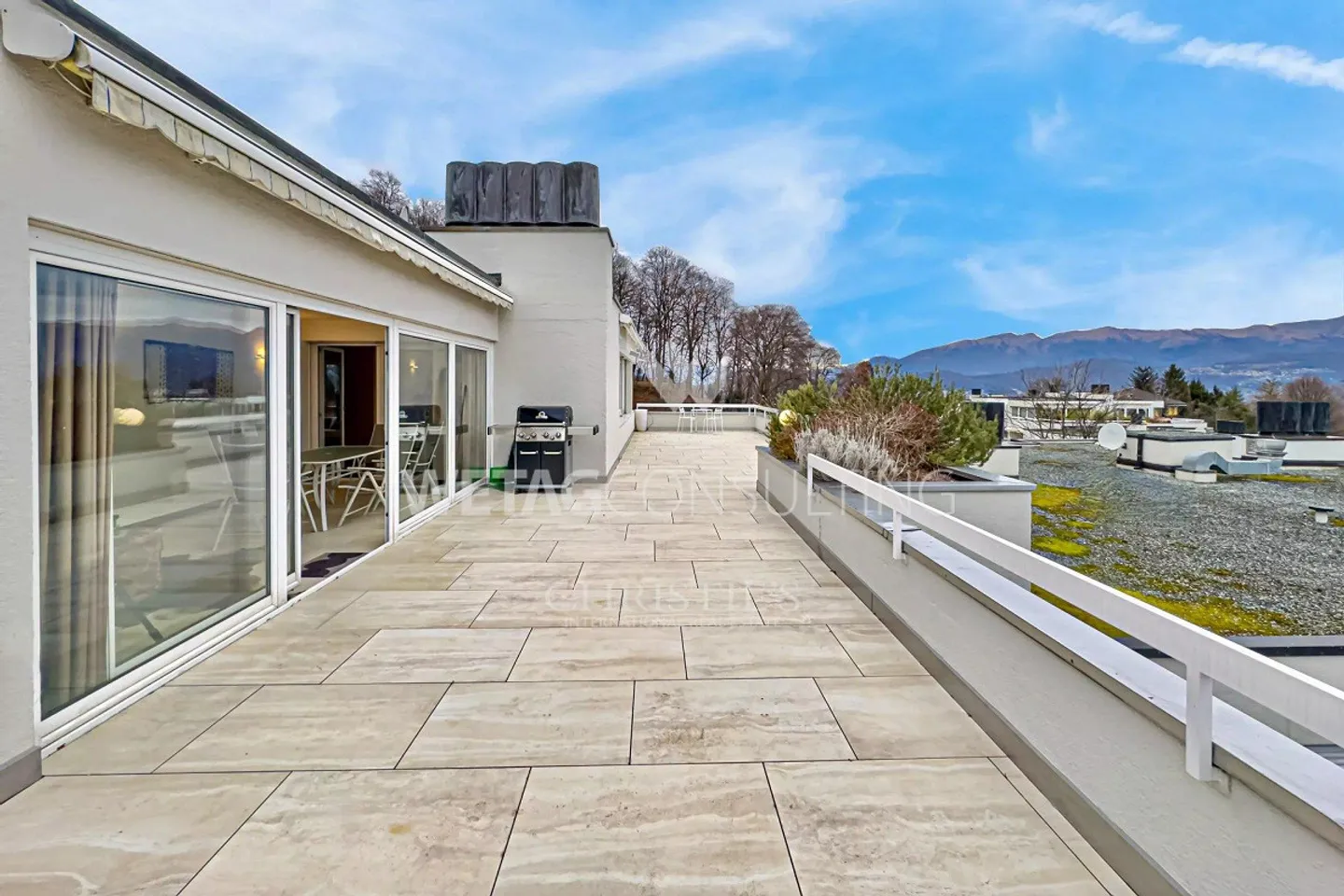 Elegant penthouse apartment with a view of Lake Lugano in Lugano-Carona for sale - Photo 12 of 12