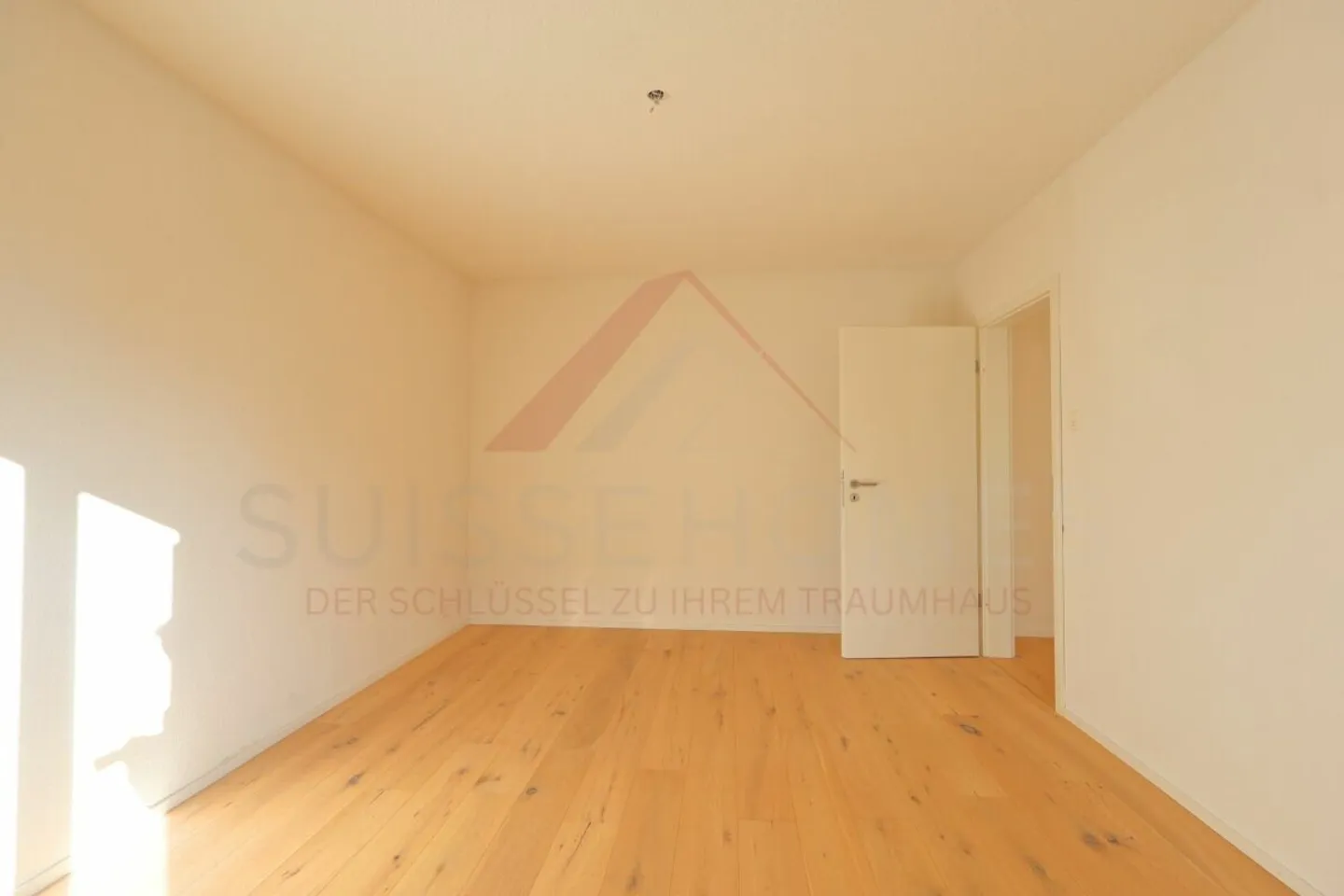 Modern 2-room apartment with balcony - freshly renovated and available immediately - Photo 7 of 11