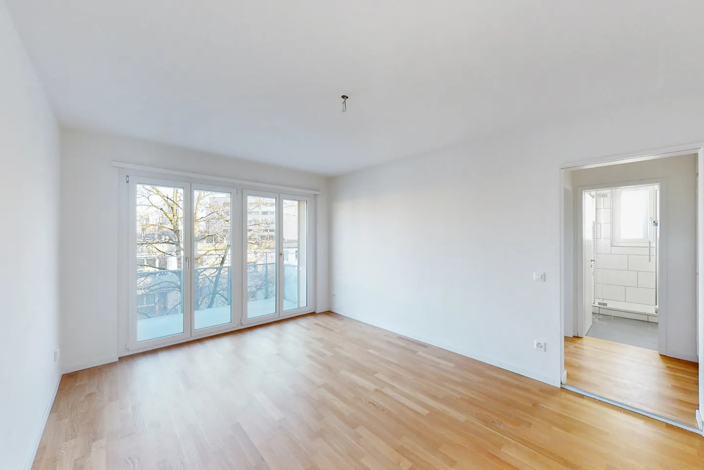 Modern apartment in a central residential area - Photo 3 of 6