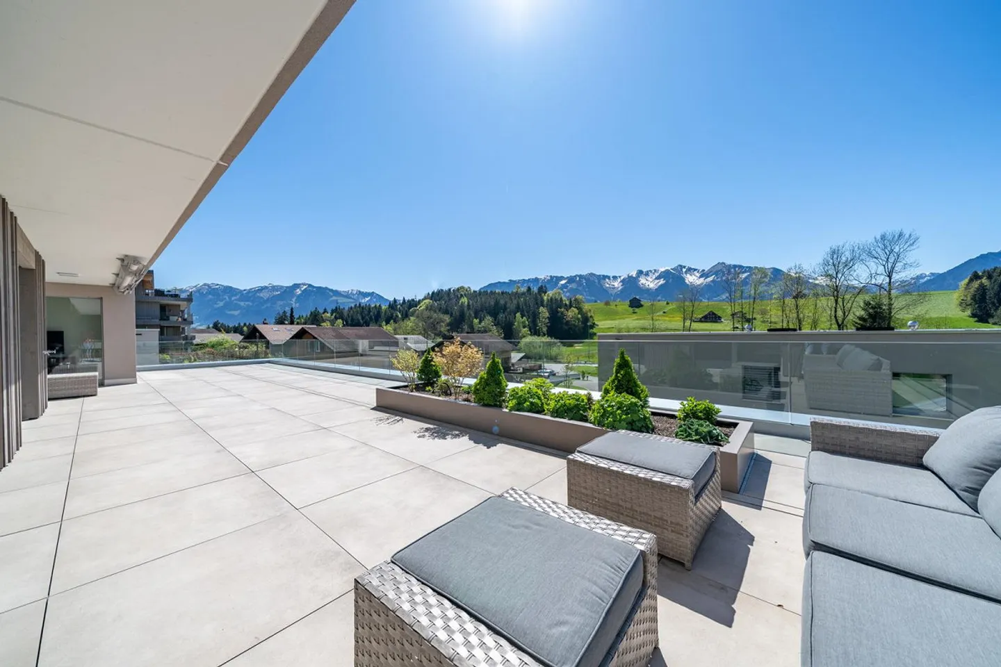 Exklusives Wohnen mit Weitblick und Alpenpanorama - Foto 1 von 4