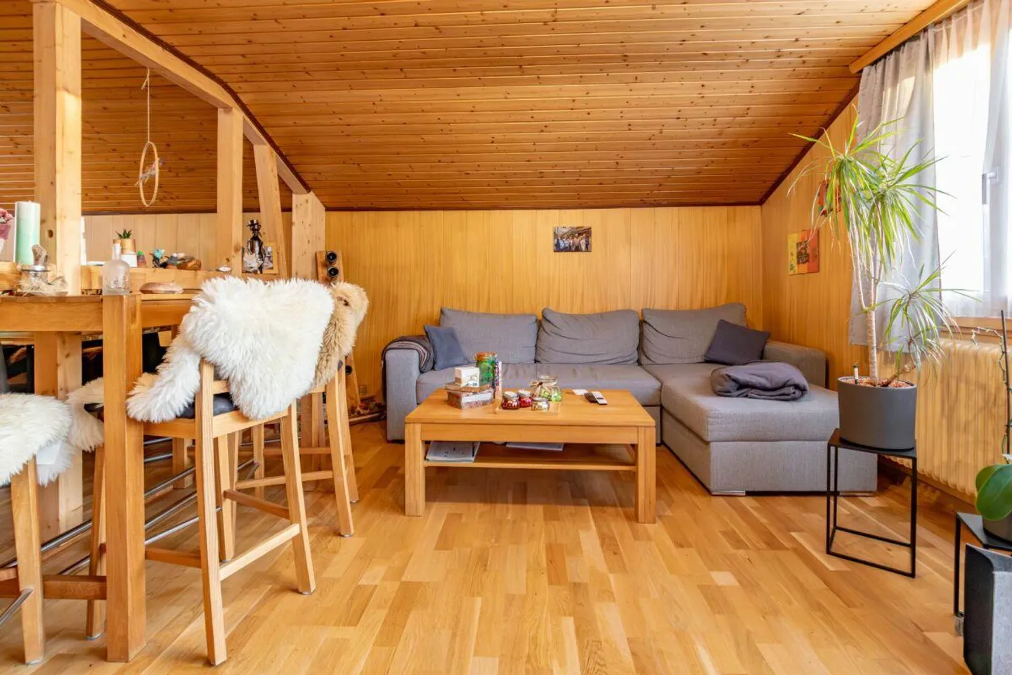 Appartement sous les combles de 5,5 pièces à Bellwald - spacieux, calme, avec vue sur la montagne - Photo 4 sur 15