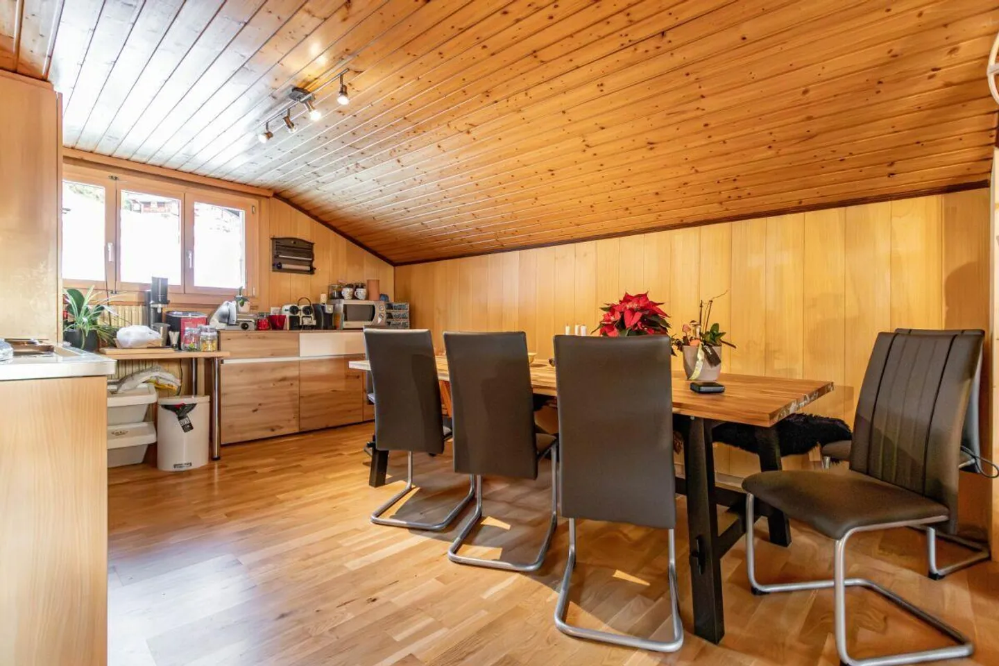 Appartement sous les combles de 5,5 pièces à Bellwald - spacieux, calme, avec vue sur la montagne - Photo 5 sur 15