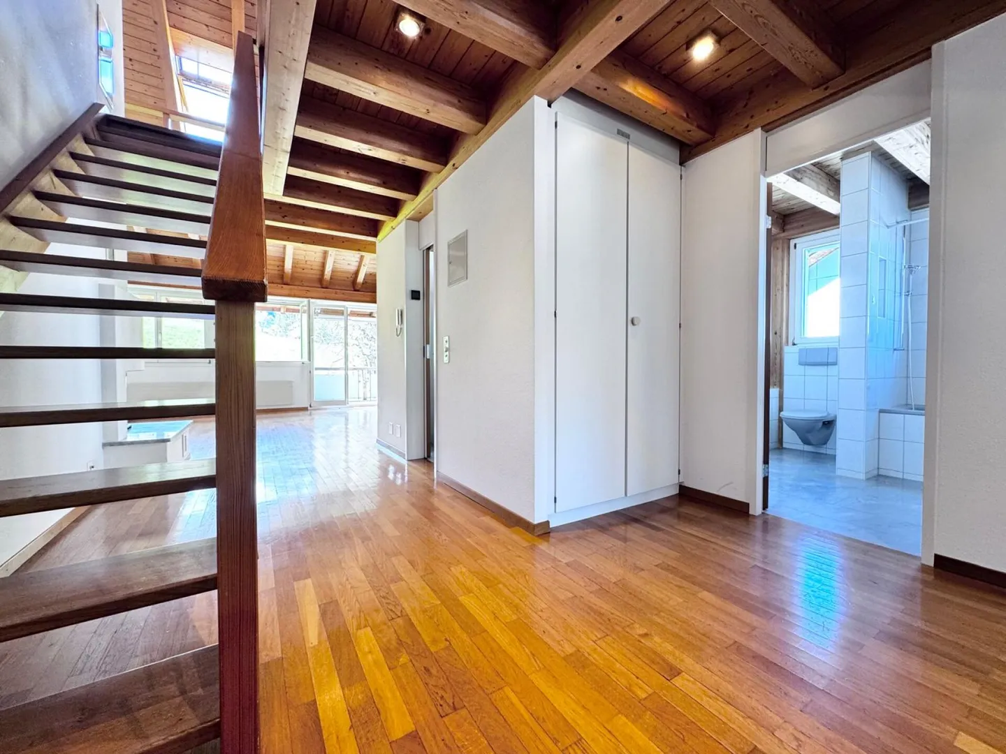 Vivre avec une vue - Appartement en duplex de rêve avec galerie et 2 balcons - Photo 2 sur 26