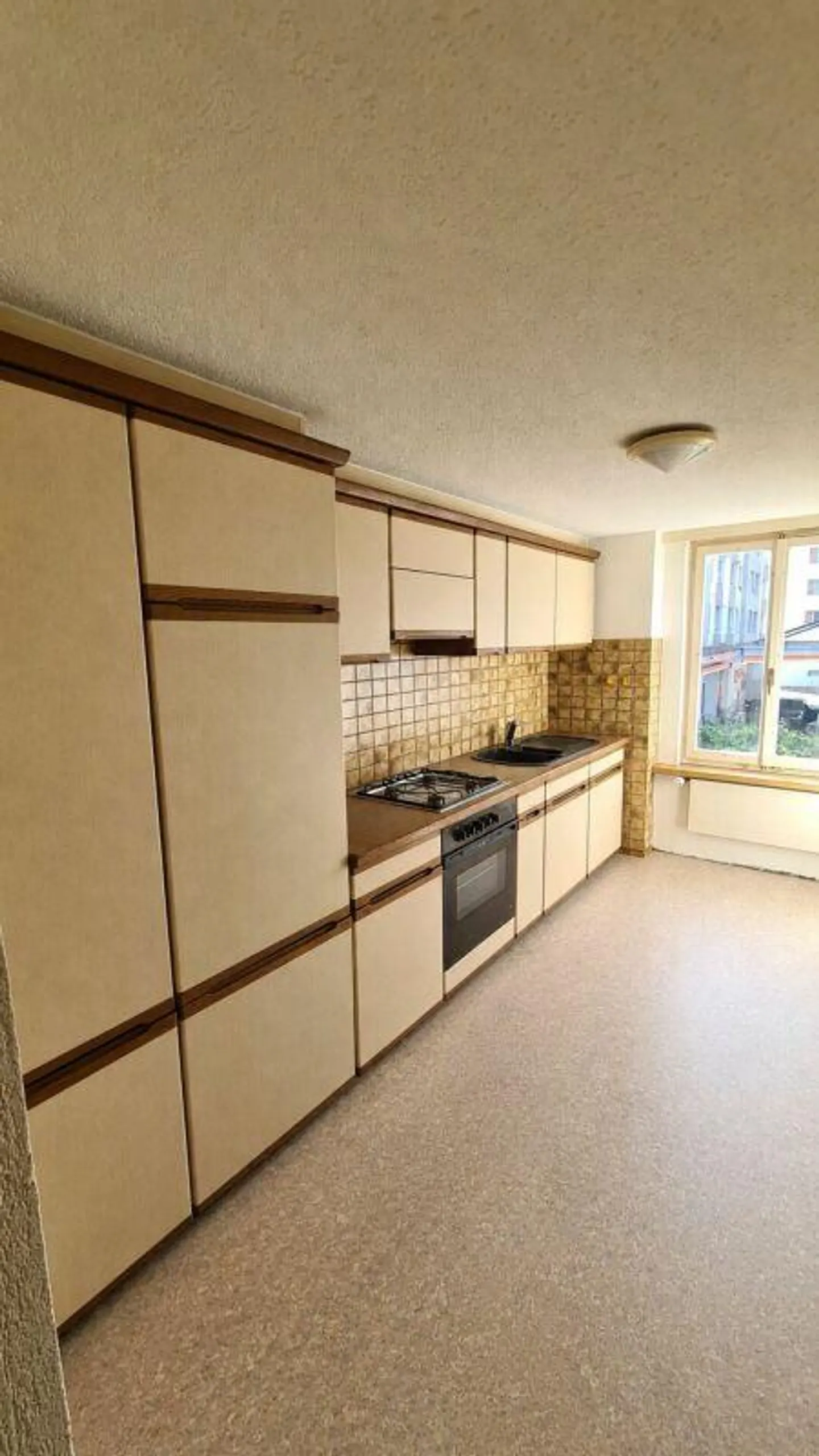 Appartement de 3 pièces dans un emplacement central - Photo 1 sur 7