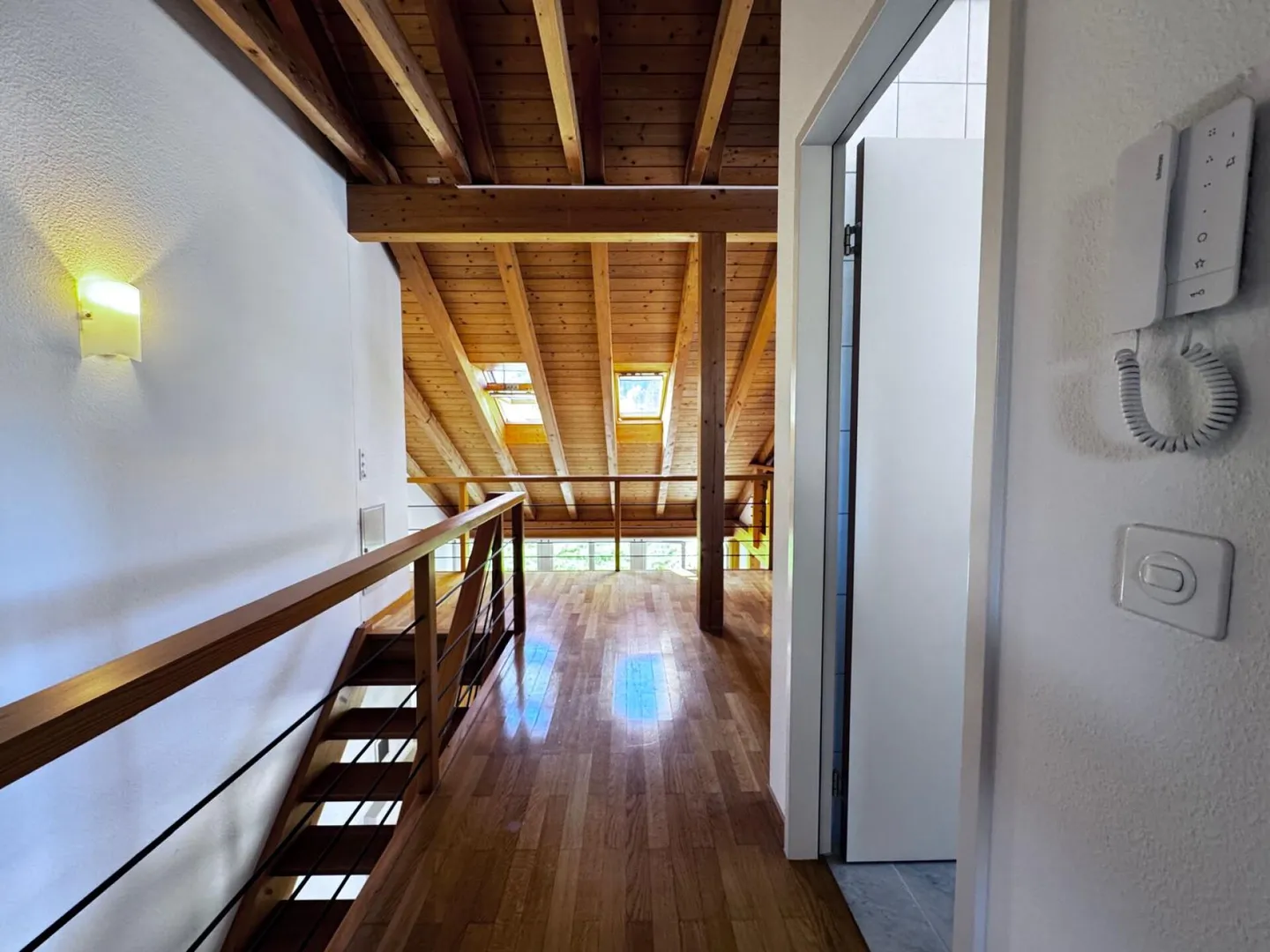 Vivre avec une vue - Appartement en duplex de rêve avec galerie et 2 balcons - Photo 18 sur 26