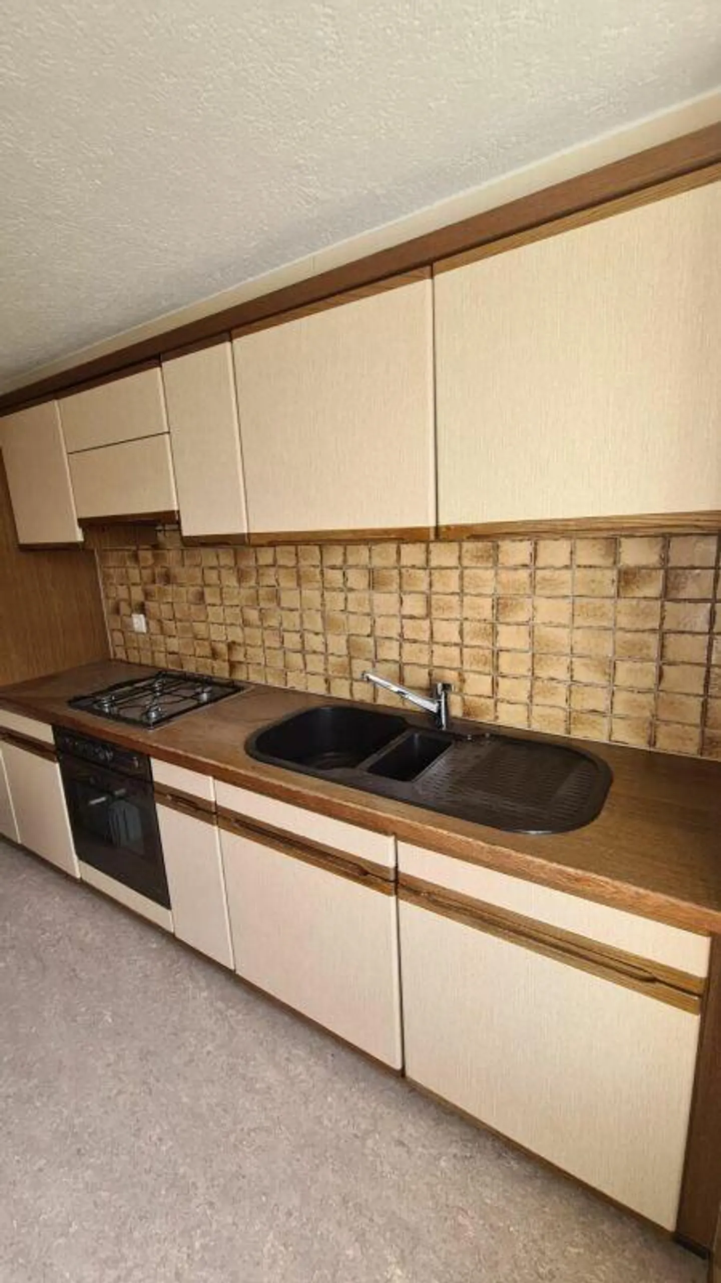Appartement de 3 pièces dans un emplacement central - Photo 2 sur 7