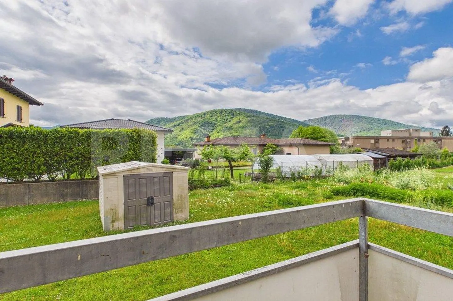 Appartement rénové 2,5 pièces avec balcon - Photo 8 sur 12