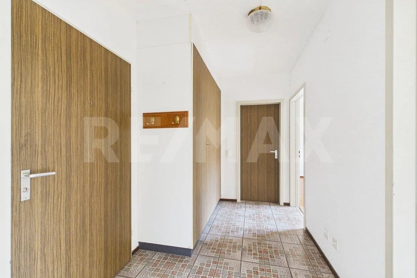 Appartement rénové 2,5 pièces avec balcon - Photo 9 sur 12