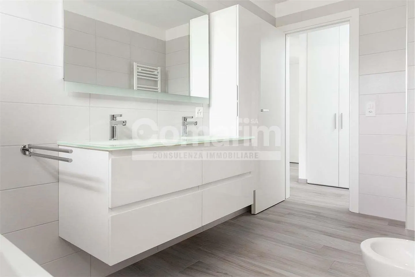 Moderno, luminoso, pratico! - Foto 7 di 8