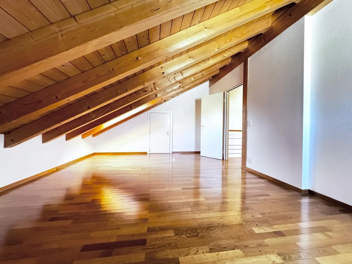 Vivre avec une vue - Appartement en duplex de rêve avec galerie et 2 balcons - Photo 22 sur 26