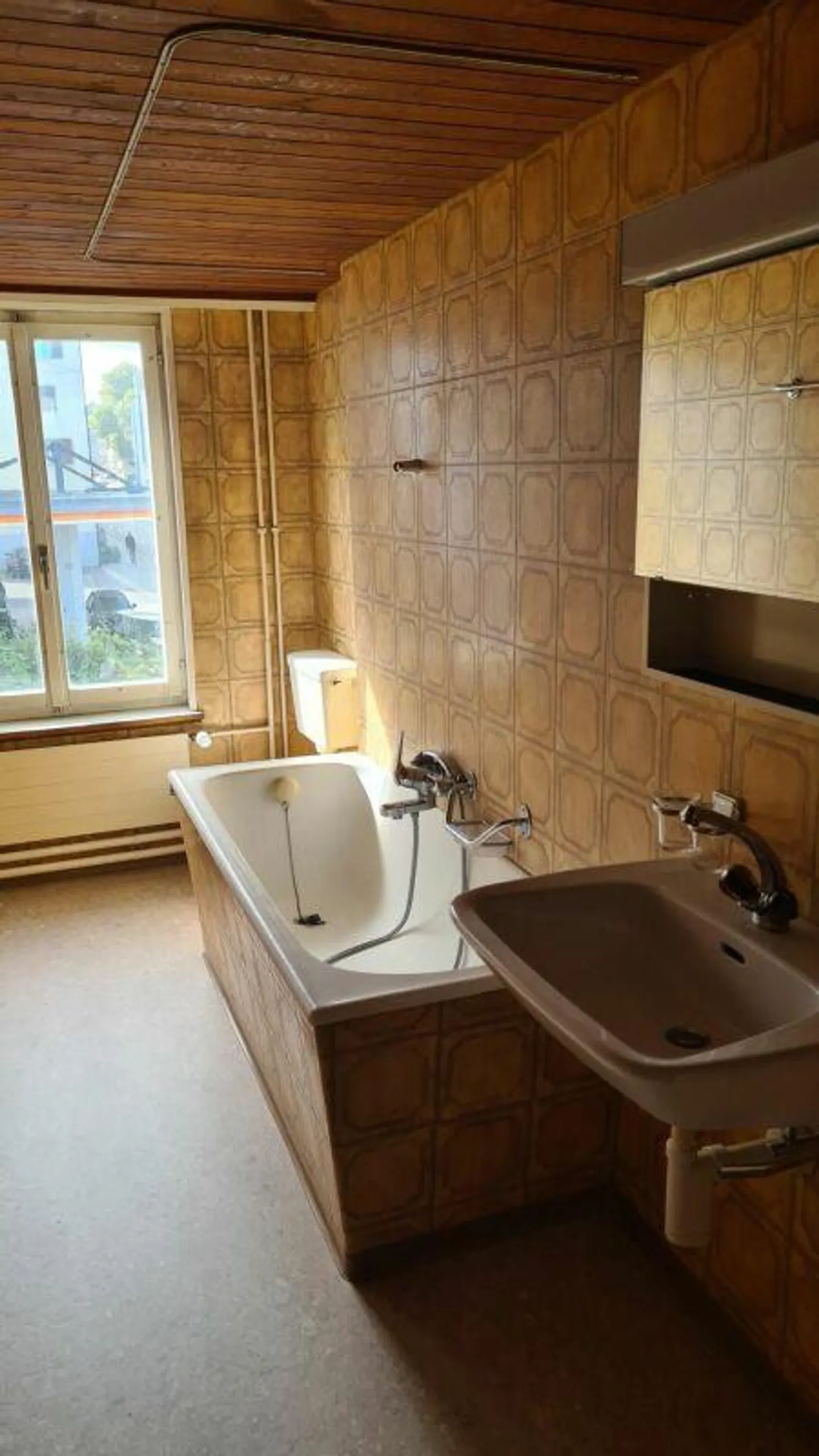Appartement de 3 pièces dans un emplacement central - Photo 3 sur 7