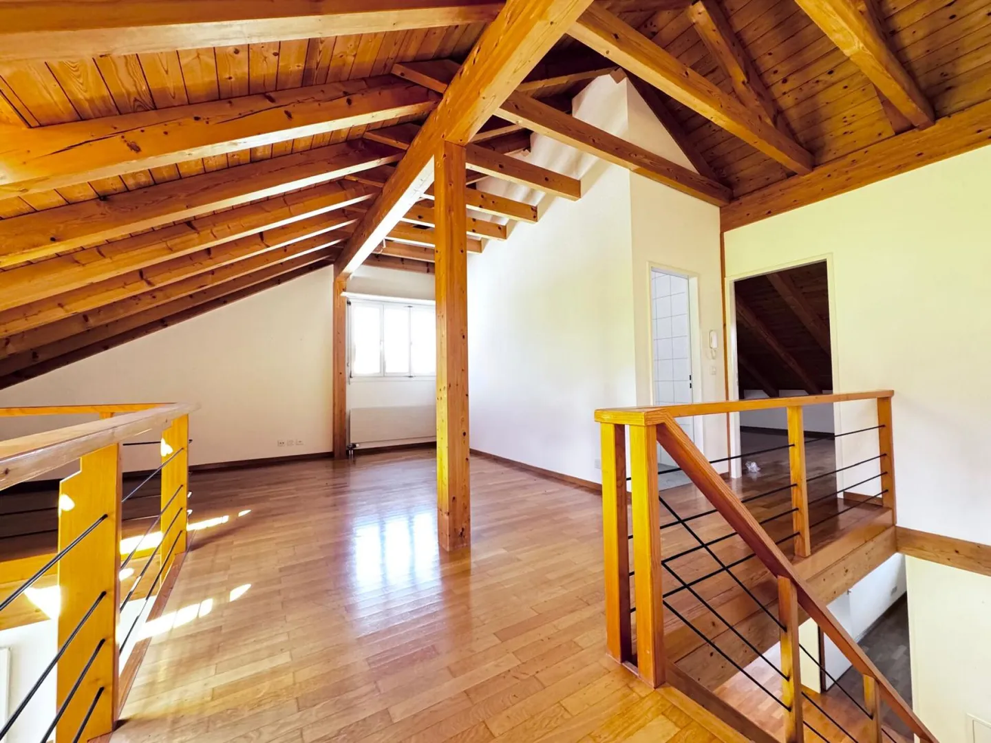 Vivre avec une vue - Appartement en duplex de rêve avec galerie et 2 balcons - Photo 23 sur 26