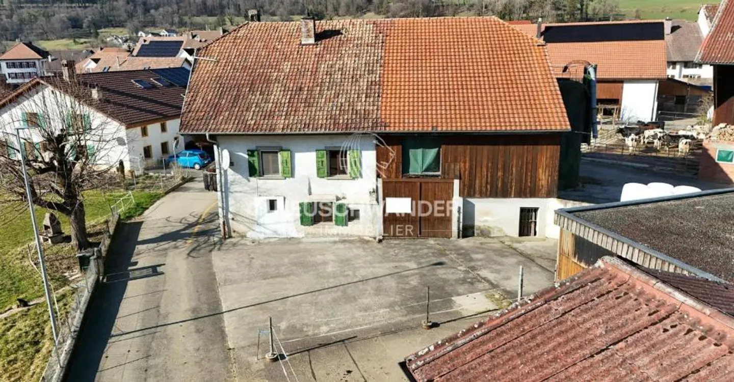 Charming Renovated Building - Photo 2 of 11