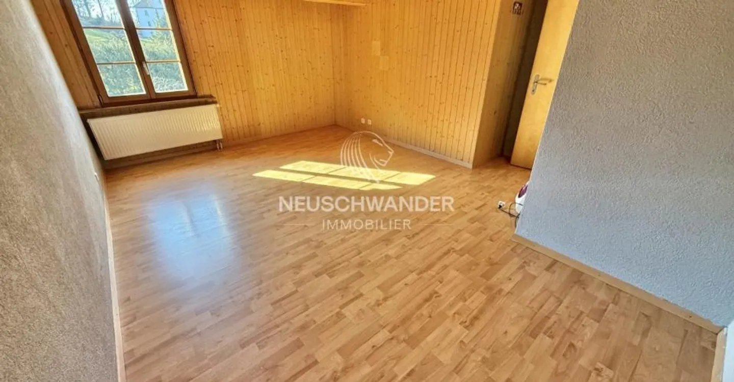 Charming Renovated Building - Photo 4 of 11