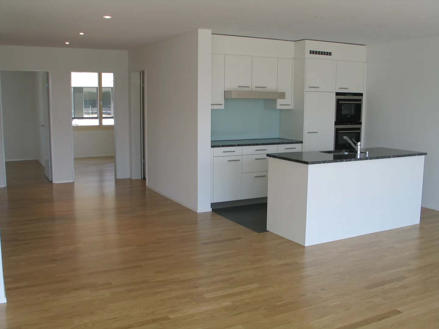 Living in a well-kept environment - Photo 2 of 8