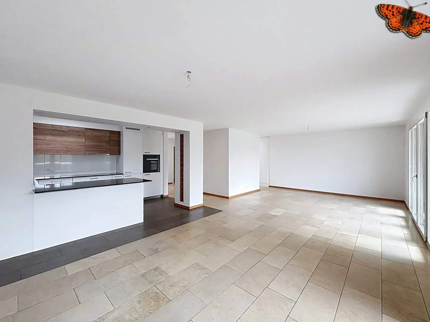 Magnificent 5½ room penthouse in La Tour-de-Trême! - Photo 4 of 15